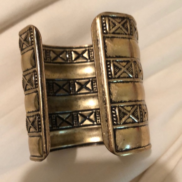 Cuff bracelet - Picture 2 of 3